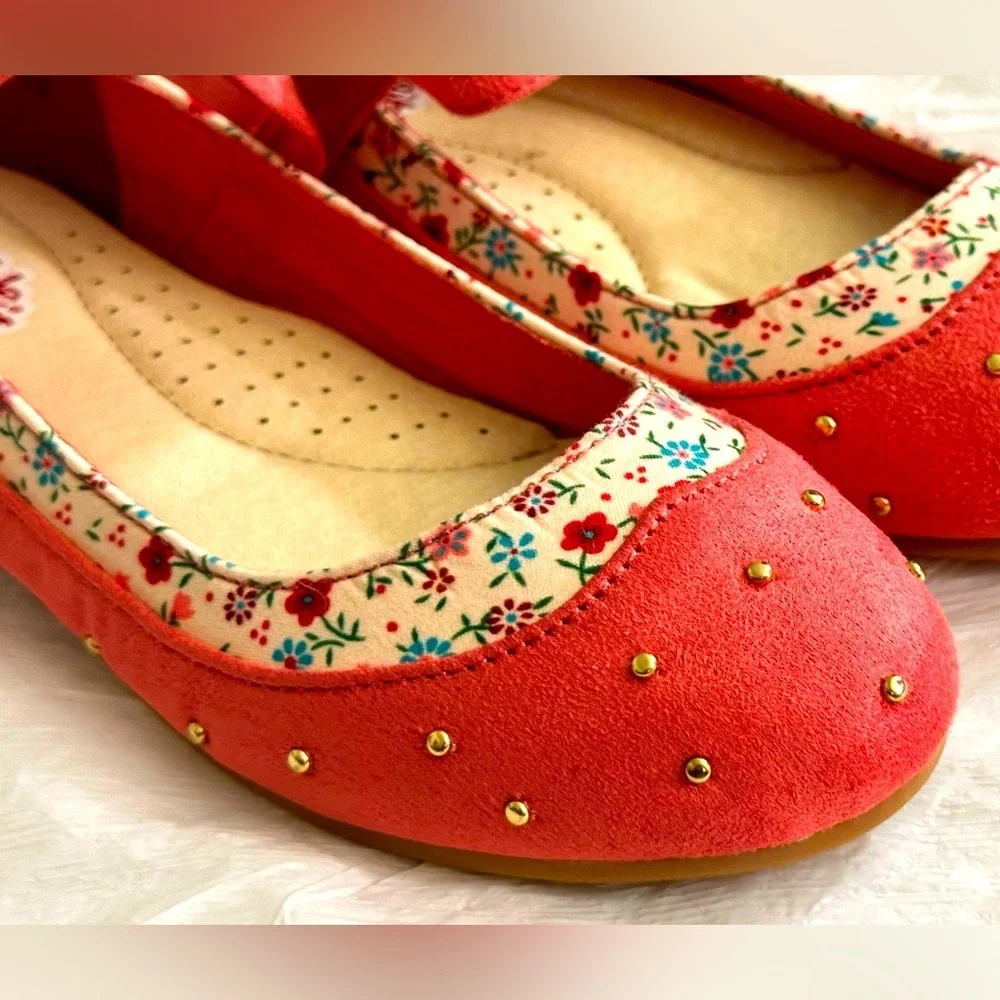 Toddler Girl Party, Elegant, high-backed Mary jane shoe with flower design Sz 12